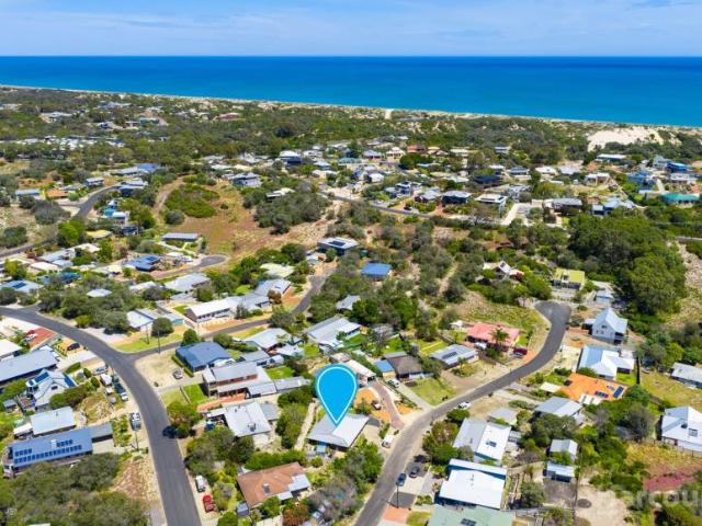 House for sale in Preston Beach