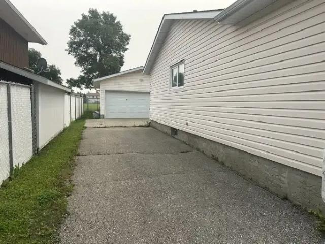 House for rent in Saint Albert, Alberta