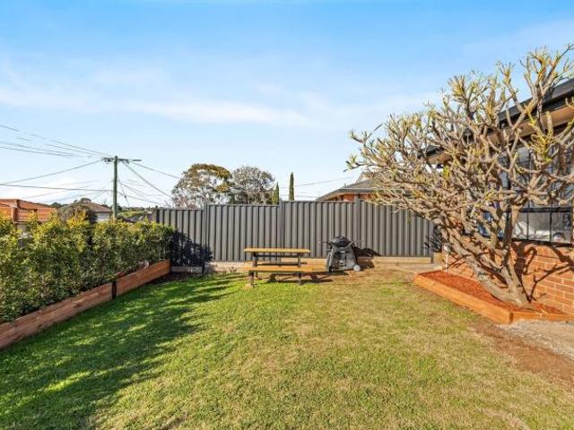 House for rent in Strathmore Heights, Melbourne