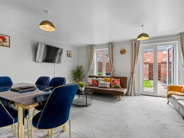 House for rent in Haydon End, Abbey Mead