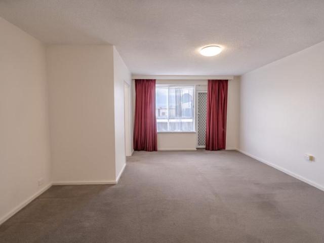 House for sale in Victoria