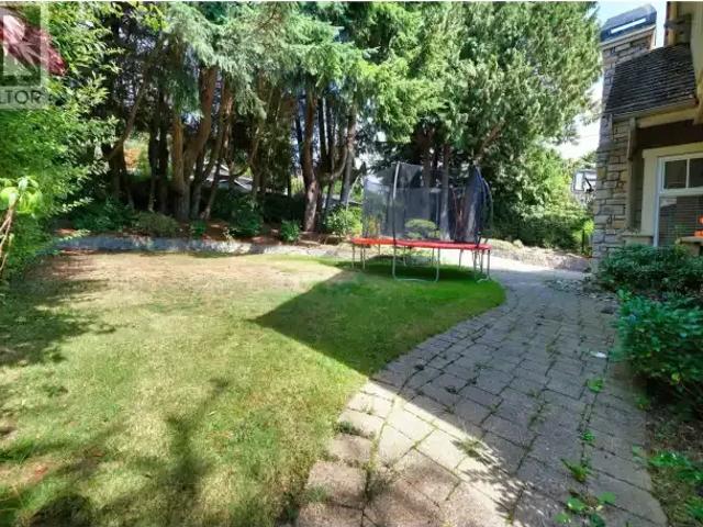 House for rent in Fulton Ave (EB) at 14th St, West Vancouver