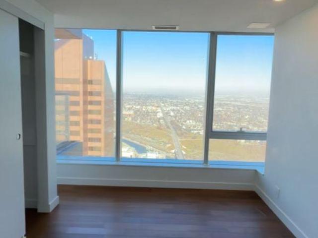 Room for rent in Crescent Heights, Calgary