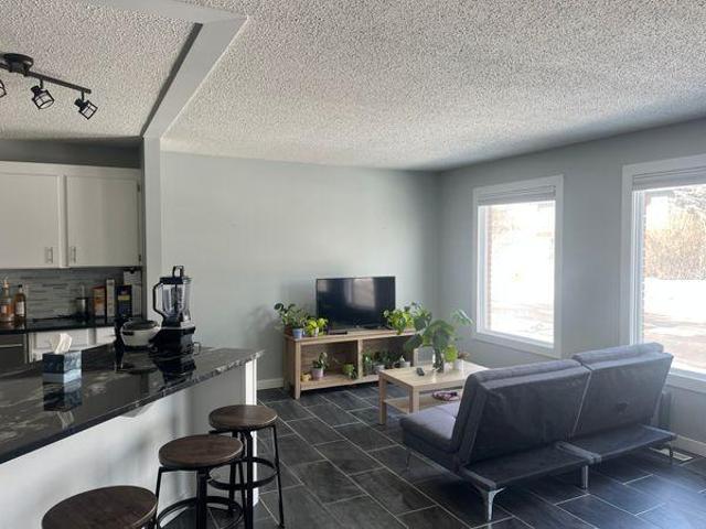 Room for rent in Northwest, Alberta