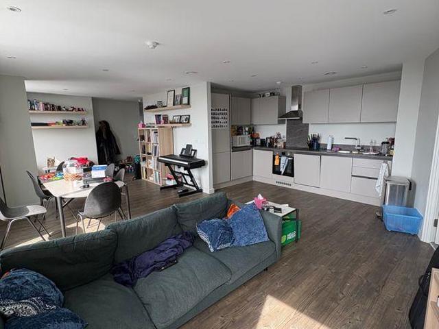 Room for rent in Falcon Lodge, Wales