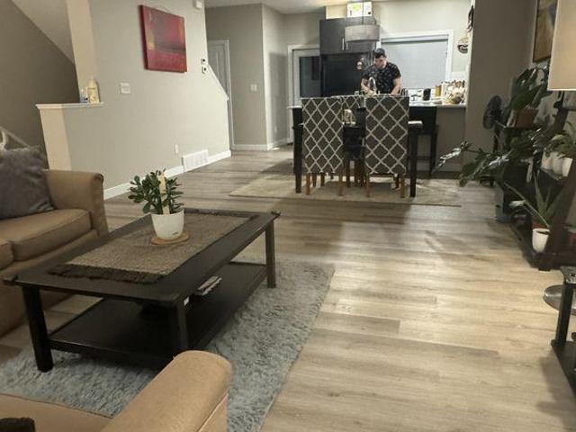 Room for rent in Wedgewood, Alberta