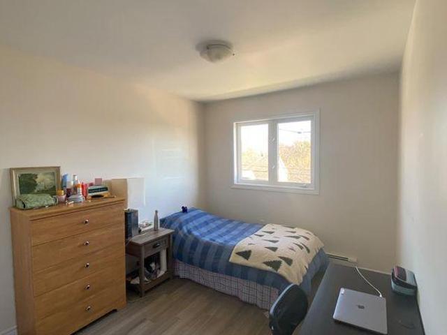 Room for rent in Kingston, Ontario