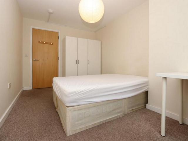 Room for rent in Maryland, Greater London