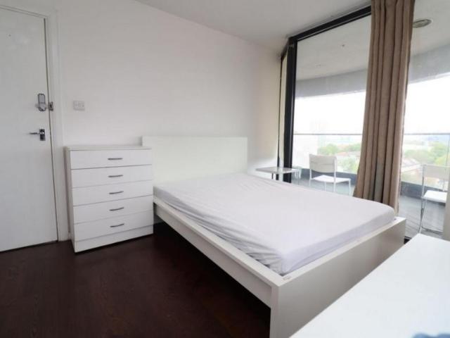 Room for rent in East Greenwich, Greater London