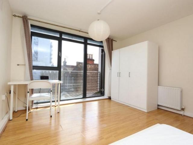 Room for rent in Maryland, Greater London