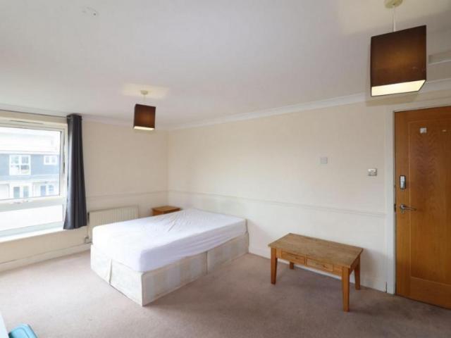 Room for rent in Virginia Quay, Blackwall