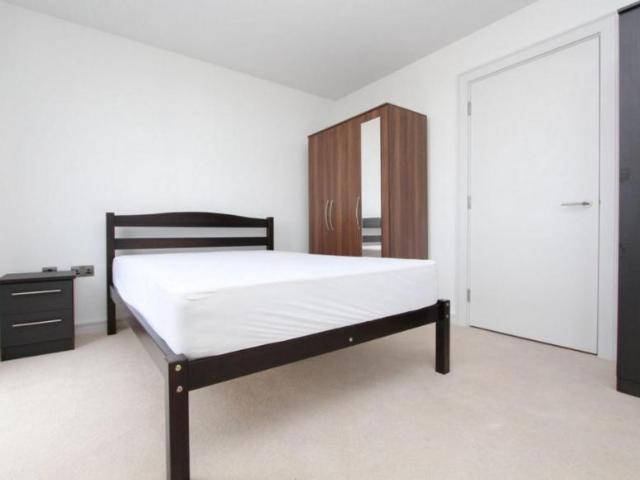 Room for rent in East Greenwich, Greater London