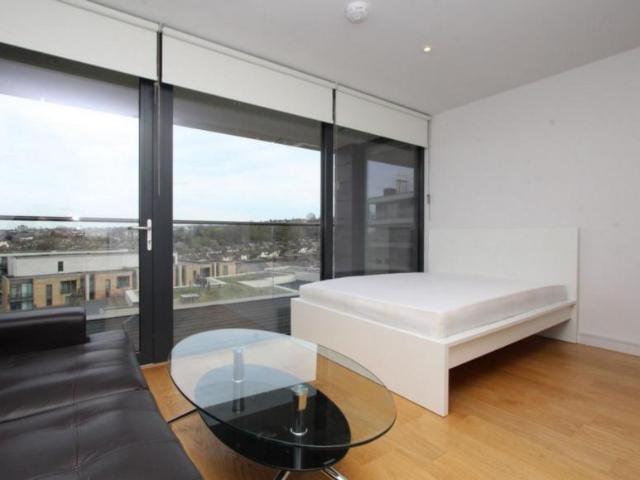 Room for rent in East Greenwich, Greater London