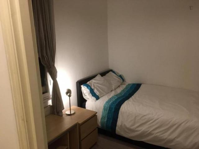 Room for rent in West Kensington, Greater London