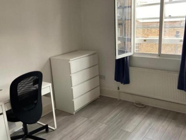 Room for rent in West Kensington, Greater London