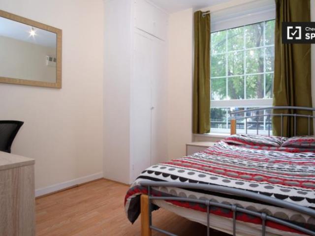 Room for rent in Lyons, Greater London