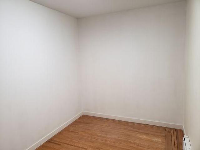 Room for rent in New Westminster, British Columbia