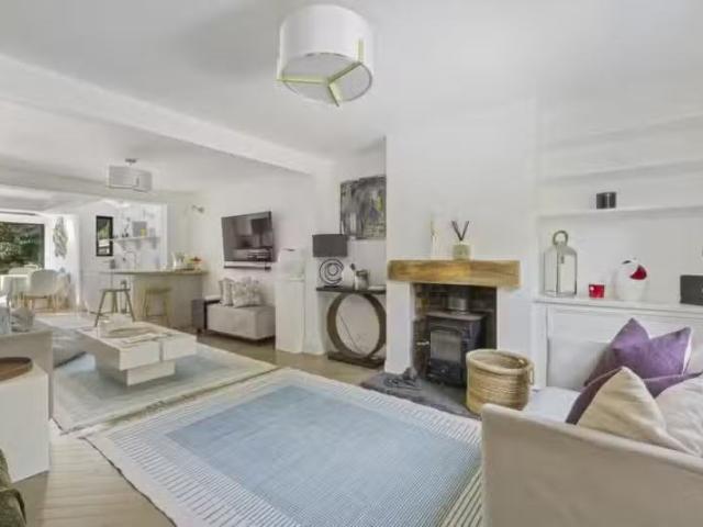 House for rent in Five Acres, Hertfordshire