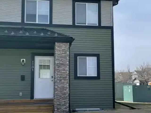 Townhouse for rent in Airdrie, Alberta