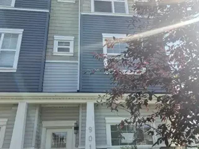 Townhouse for rent in Airdrie, Alberta