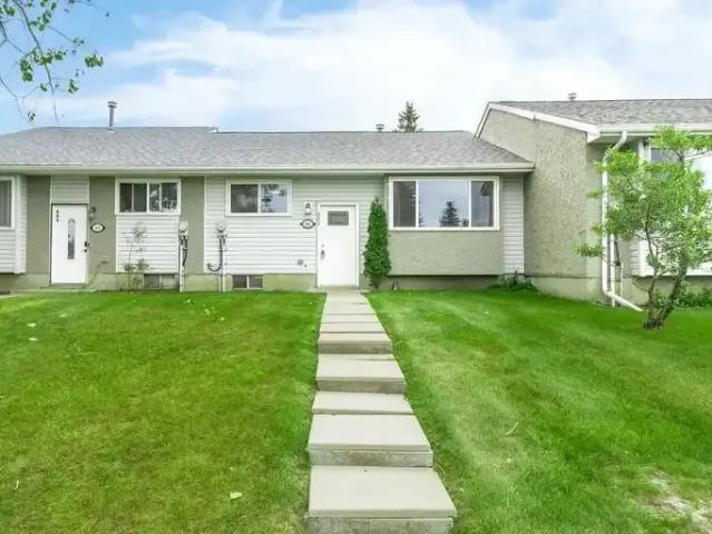Townhouse for rent in Edgewater, Airdrie