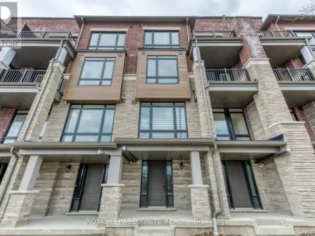 Townhouse for rent in Memorial Village, Ajax