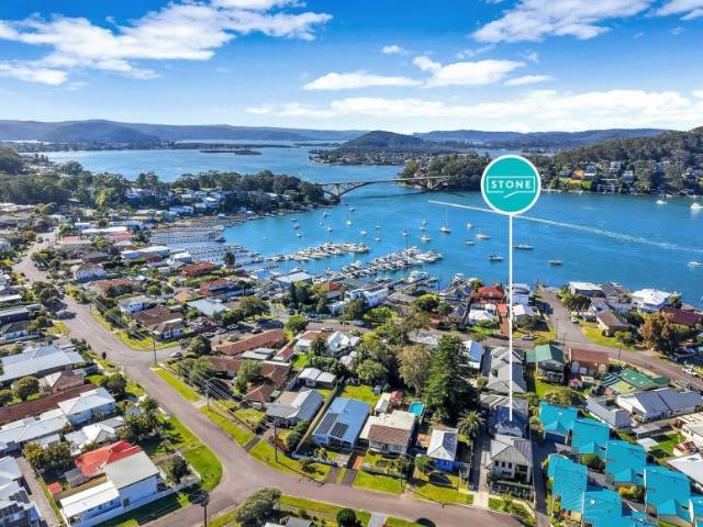 Townhouse for sale in Booker Bay, Gosford
