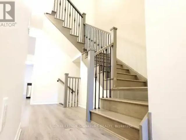 Townhouse for rent in Bradford West Gwillimbury, Ontario