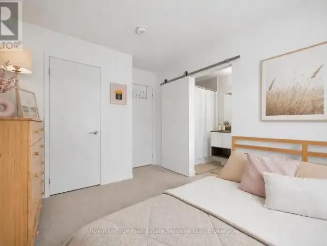 Townhouse for rent in Burlington, Ontario