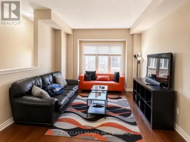 Townhouse for rent in Burlington, Ontario