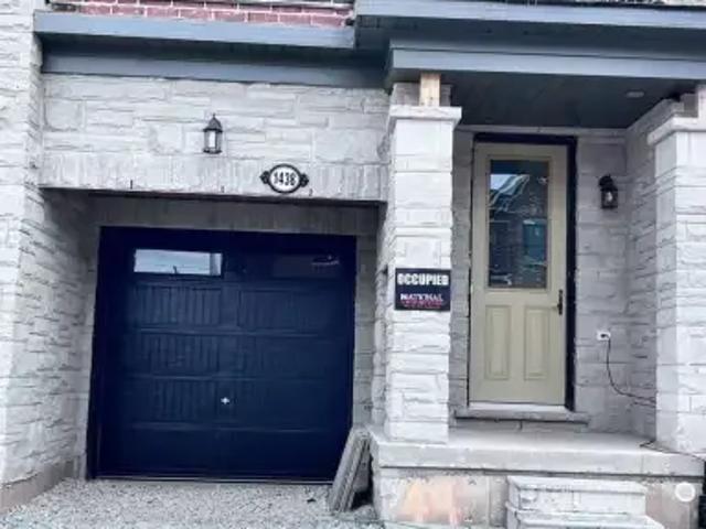 Townhouse for rent in Burlington, Ontario
