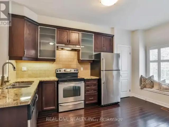 Townhouse for rent in Burlington, Ontario