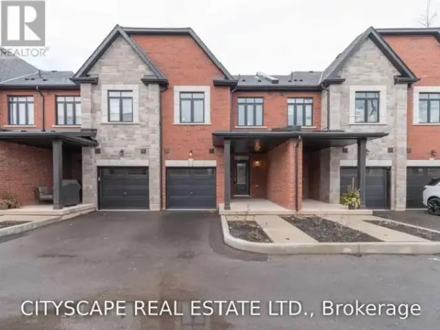 Townhouse for rent in Burlington, Ontario