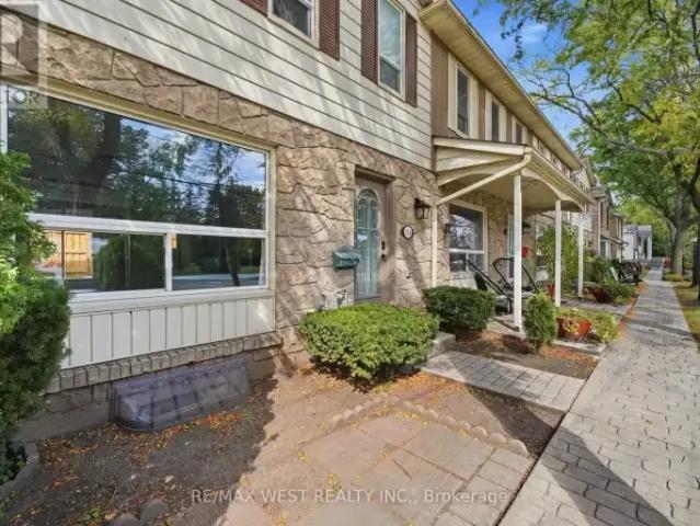 Townhouse for rent in Burlington, Golden Horseshoe