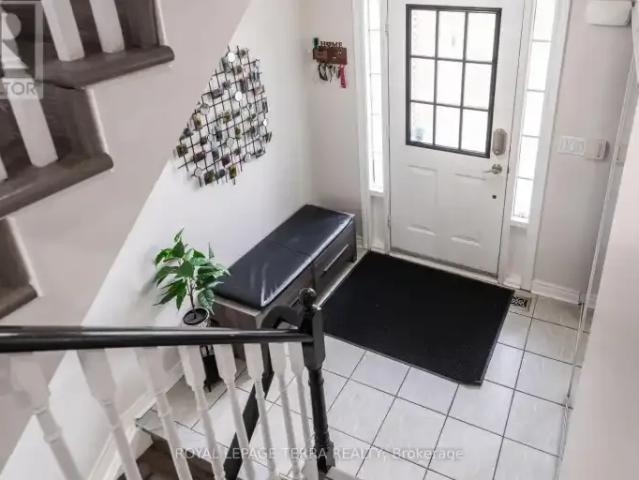 Townhouse for rent in Fairway Glen, Burlington