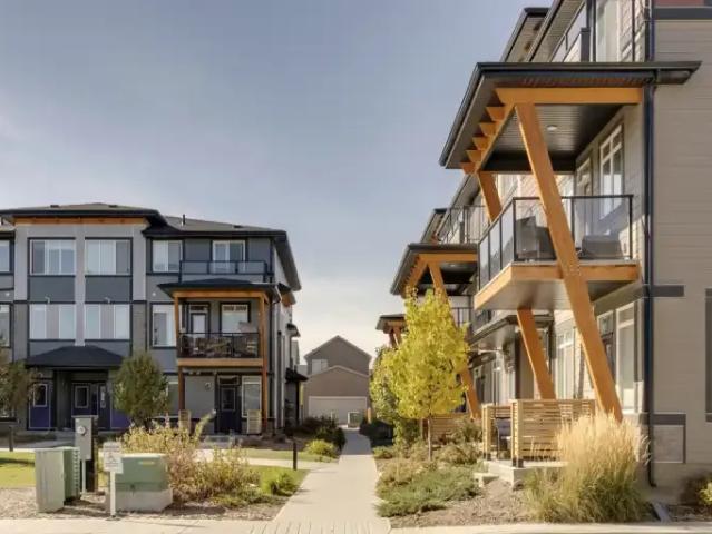 Townhouse for rent in Northwest, Alberta