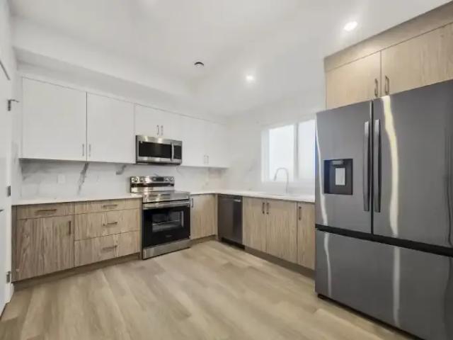 Townhouse for rent in Northwest, Alberta