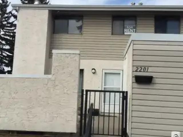 Townhouse for rent in Northwest, Alberta