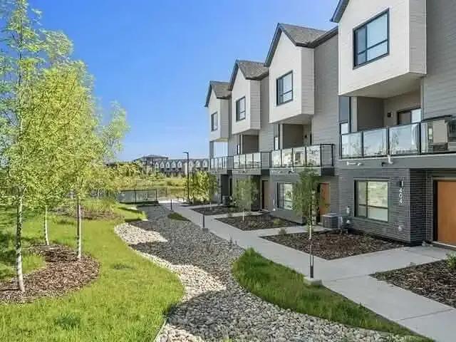 Townhouse for rent in Northwest, Alberta