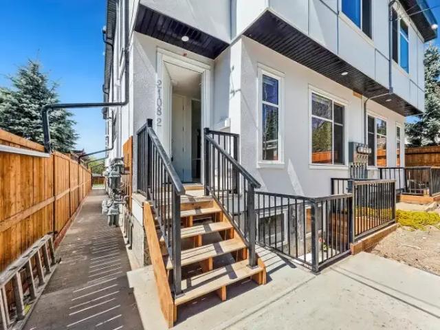 Townhouse for rent in Northwest, Alberta