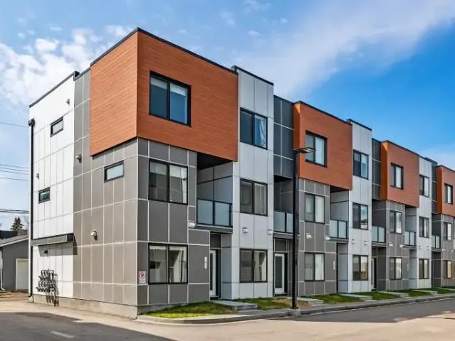 Townhouse for rent in Northwest, Alberta