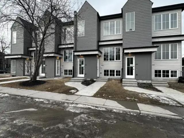 Townhouse for rent in Northwest, Alberta