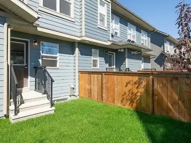 Townhouse for rent in Northwest, Alberta