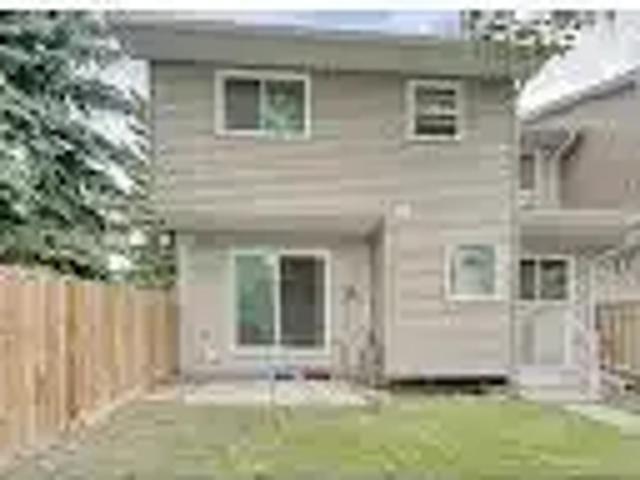 Townhouse for rent in Northwest, Alberta
