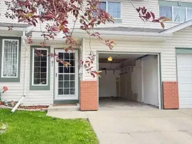 Townhouse for rent in Northwest, Alberta