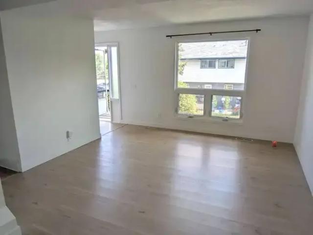 Townhouse for rent in Northwest, Alberta