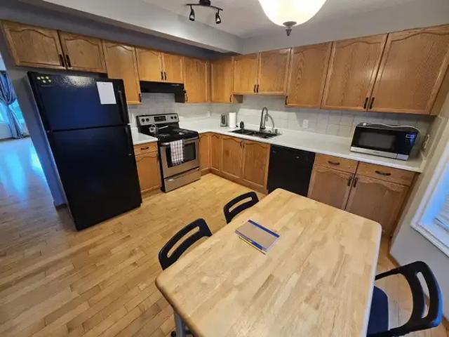 Townhouse for rent in Northwest, Alberta