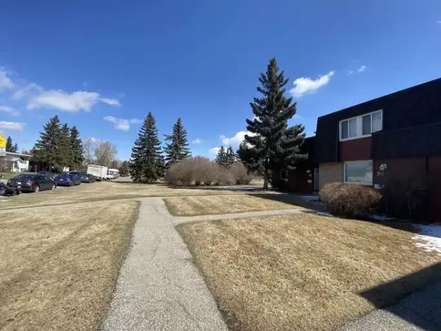 Townhouse for rent in Northwest, Alberta