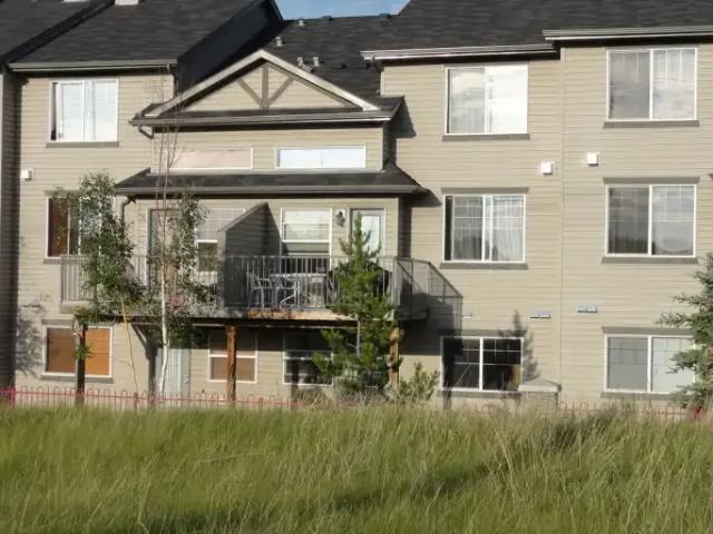 Townhouse for rent in Northwest, Alberta