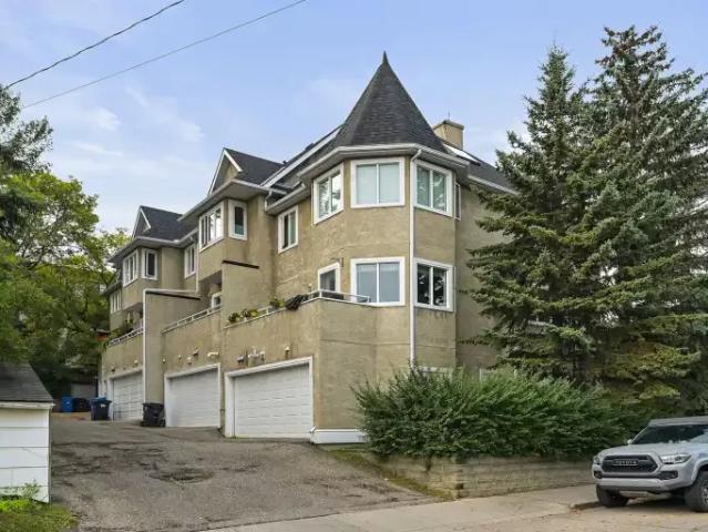 Townhouse for rent in Northwest, Alberta
